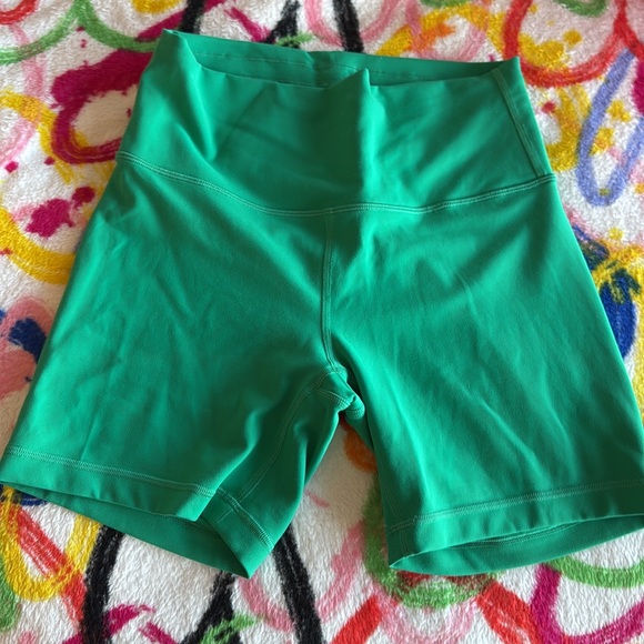 Kelly Green Lululemon Wunder Train High-Rise Short 6" - Picture 6 of 9